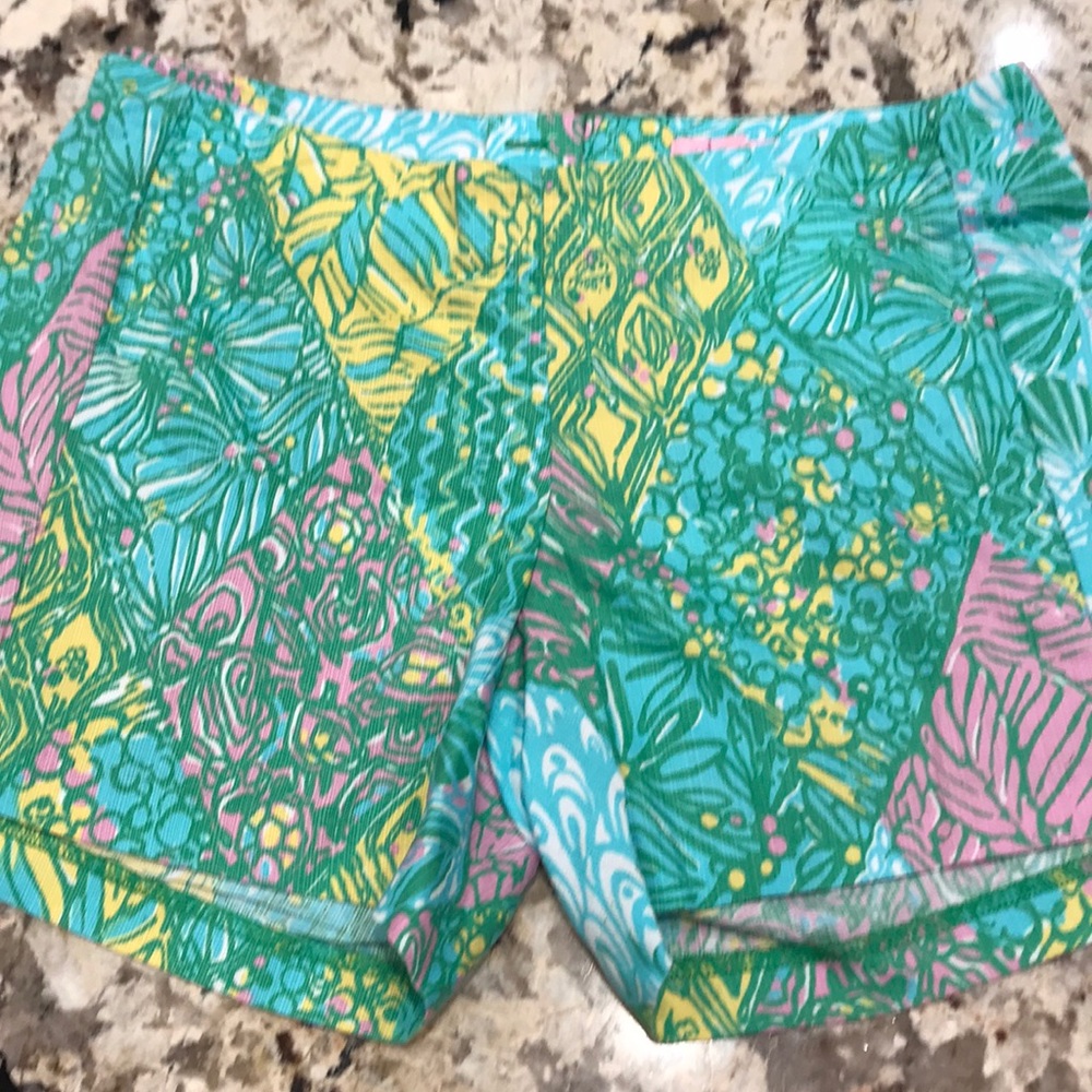 Lilly Pulitzer size 2 shorts. EUC
